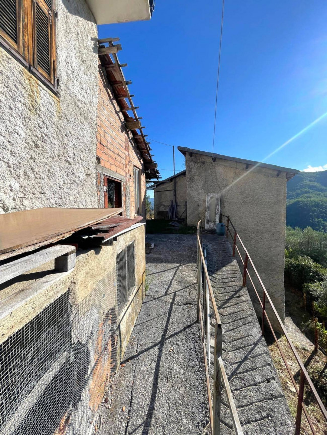 Rustico in vendita a Pieve di Teco