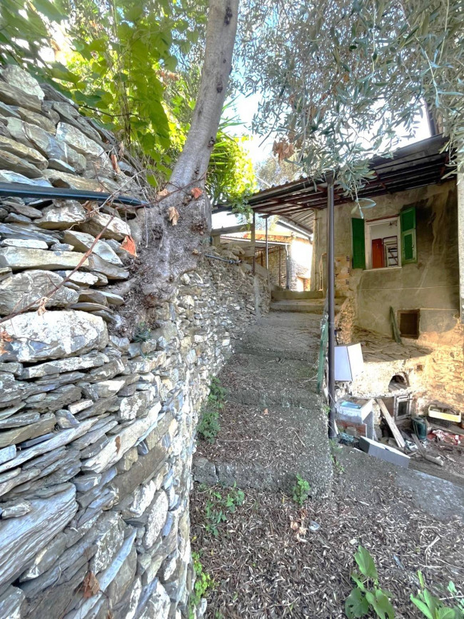 Rustico in vendita a Pieve di Teco