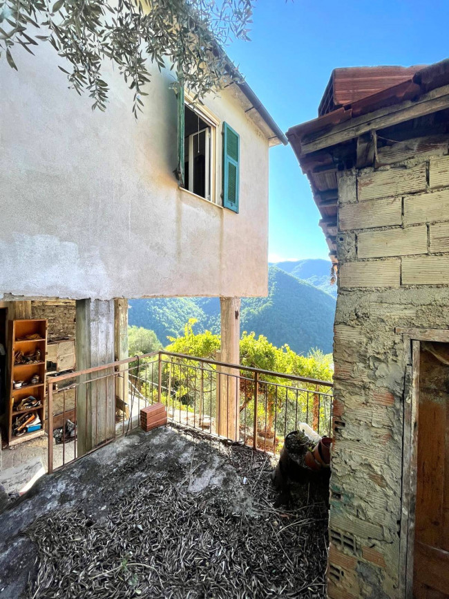 Rustico in vendita a Pieve di Teco