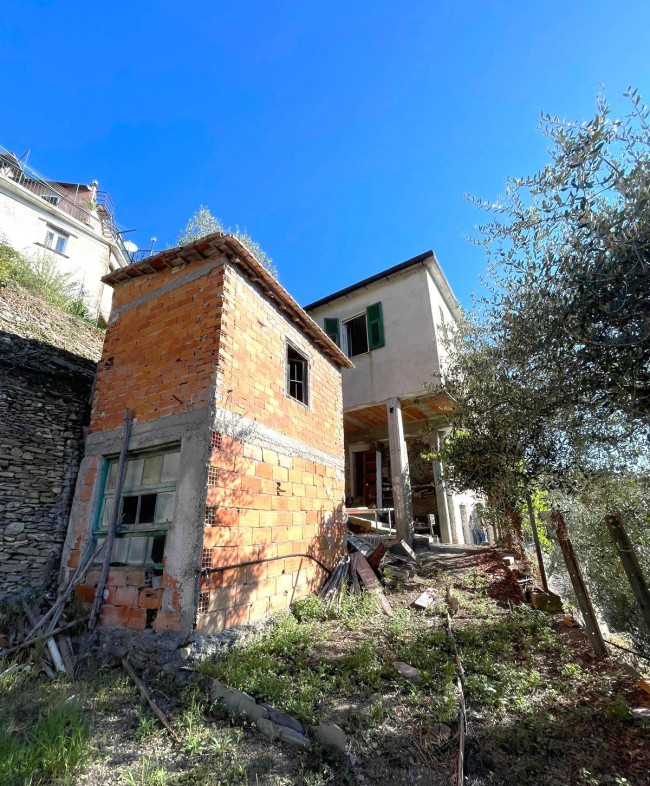 Rustico in vendita a Pieve di Teco