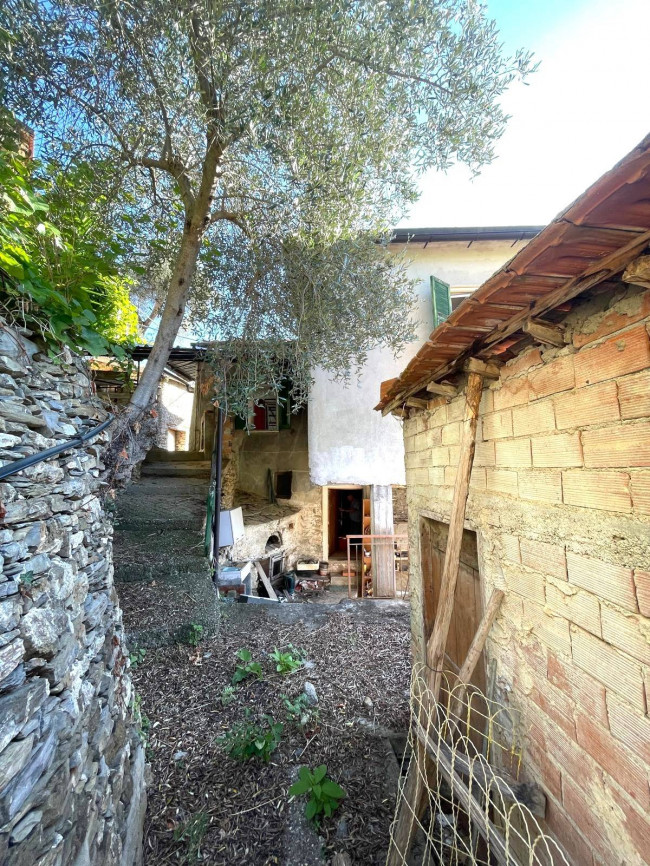 Rustico in vendita a Pieve di Teco