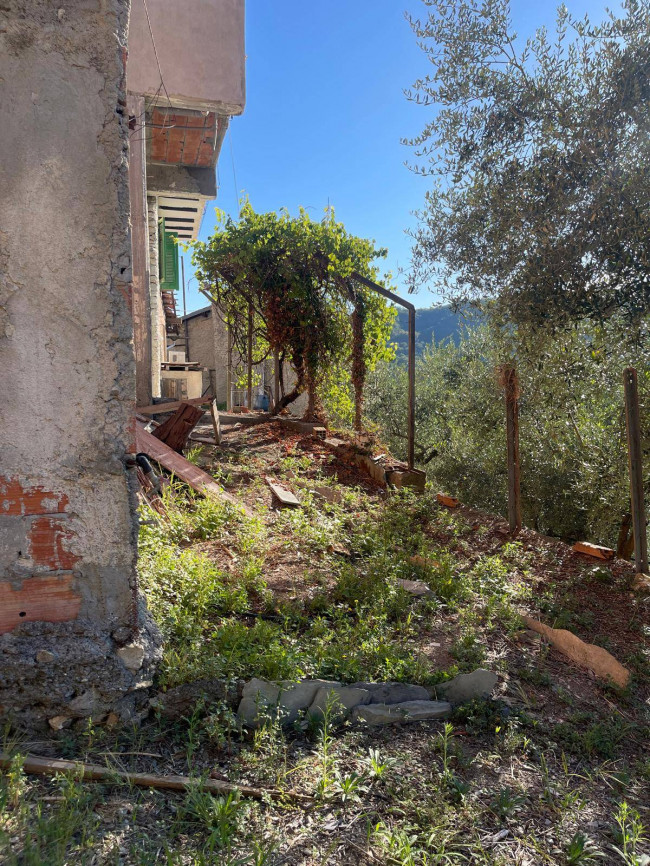 Rustico in vendita a Pieve di Teco