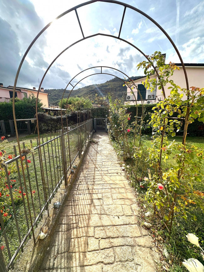 Villa a schiera di testa in vendita a Ortovero