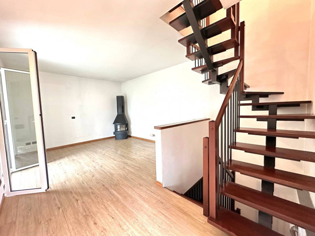 Villa a schiera di testa in vendita a Ortovero