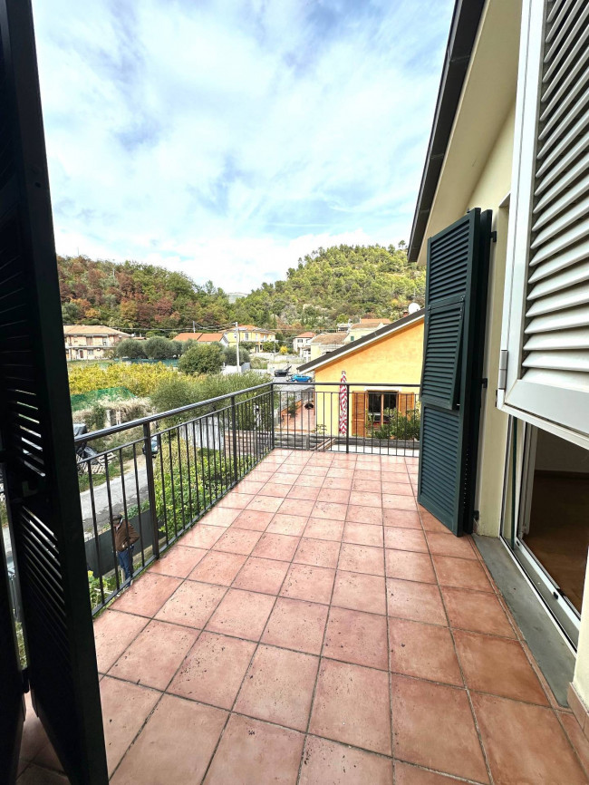 Villa a schiera di testa in vendita a Ortovero