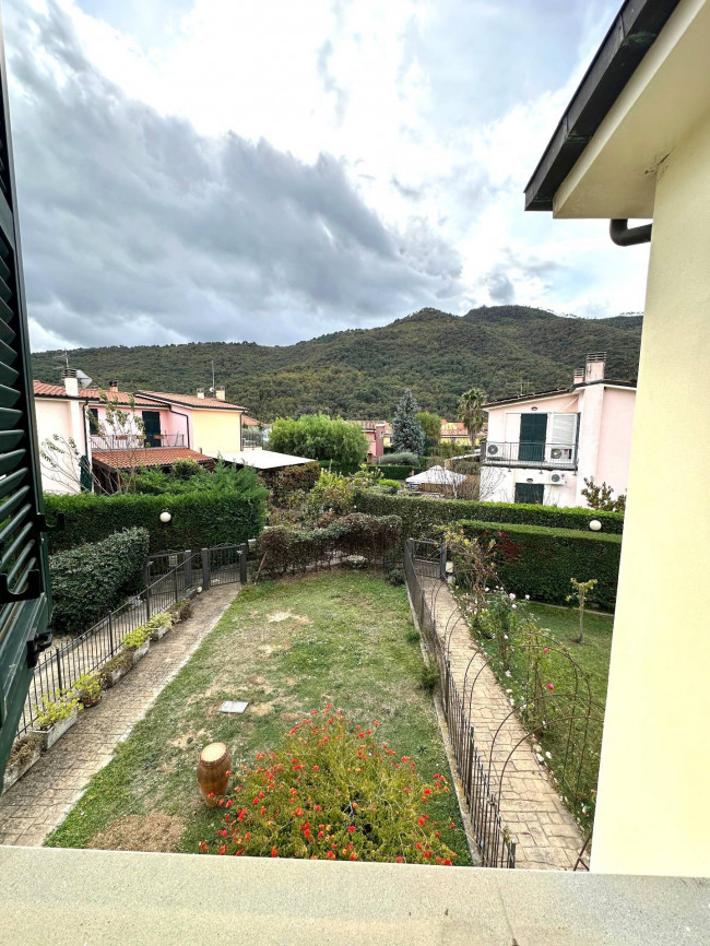 Villa a schiera di testa in vendita a Ortovero