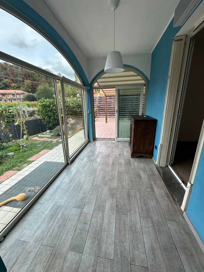 Villa a schiera di testa in vendita a Ortovero