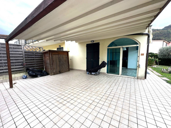 Villa a schiera di testa in vendita a Ortovero