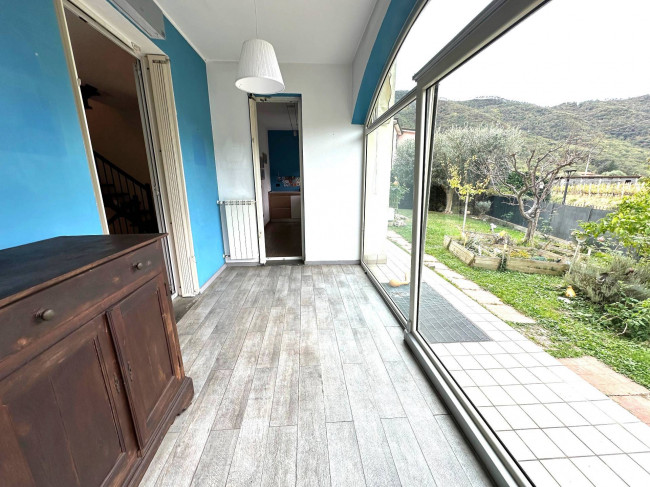 Villa a schiera di testa in vendita a Ortovero