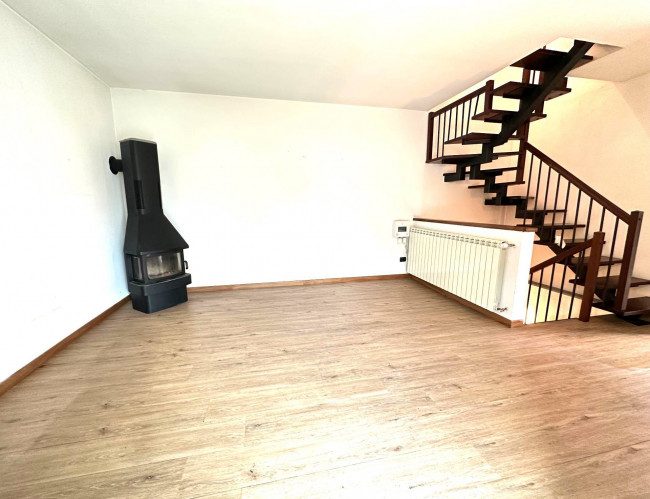 Villa a schiera di testa in vendita a Ortovero