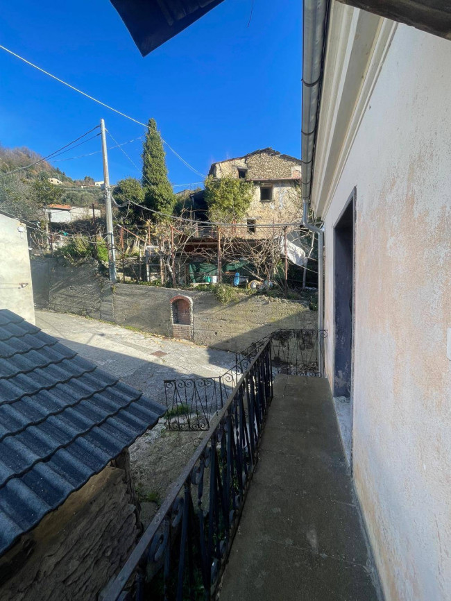 Rustico in vendita a Pieve di Teco