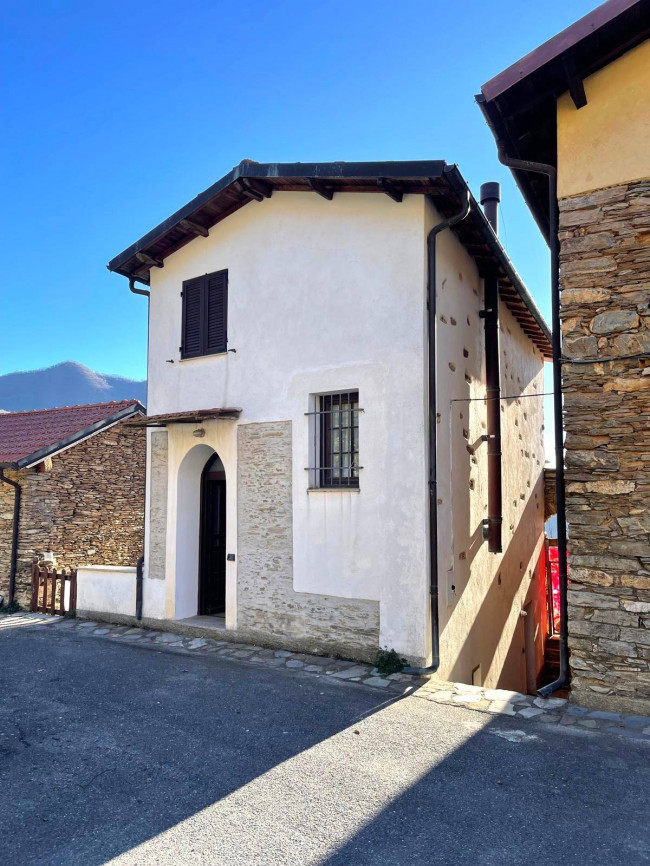 Rustico in vendita a Pieve di Teco