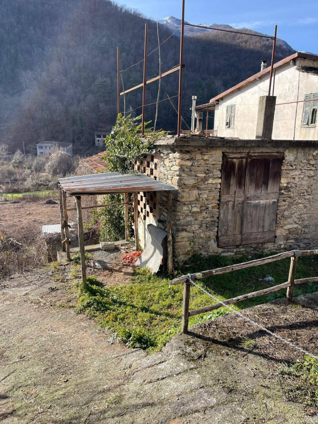 Rustico in vendita a Pornassio