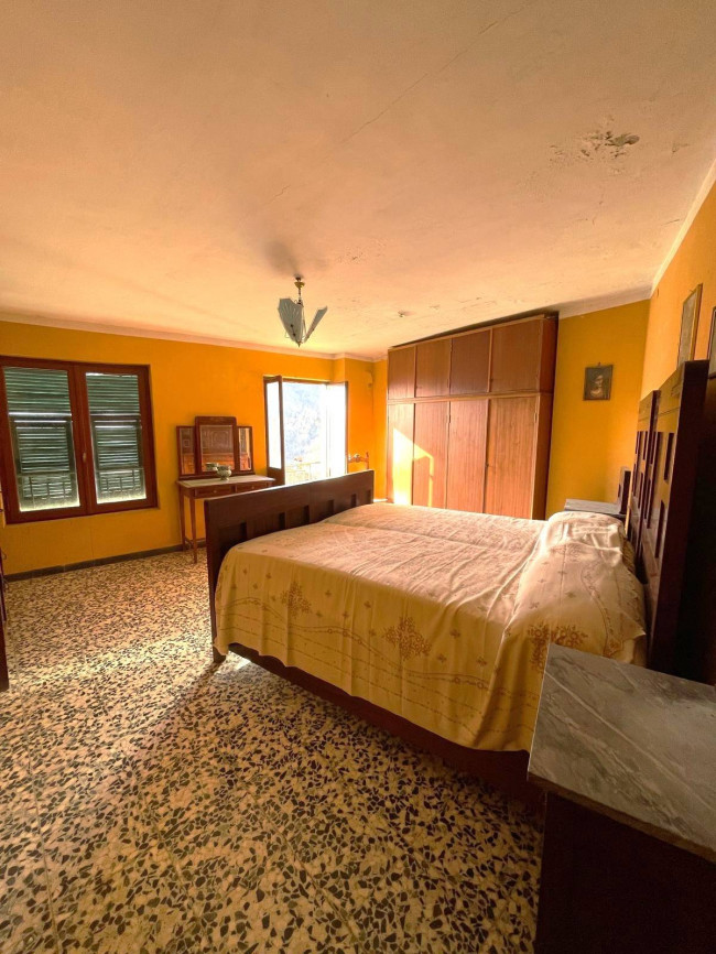 Rustico in vendita a Pieve di Teco