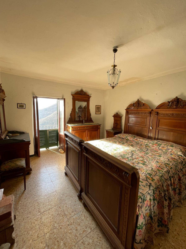 Rustico in vendita a Pieve di Teco