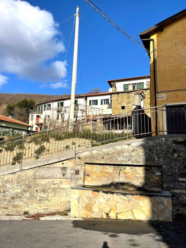 Rustico in vendita a Pieve di Teco