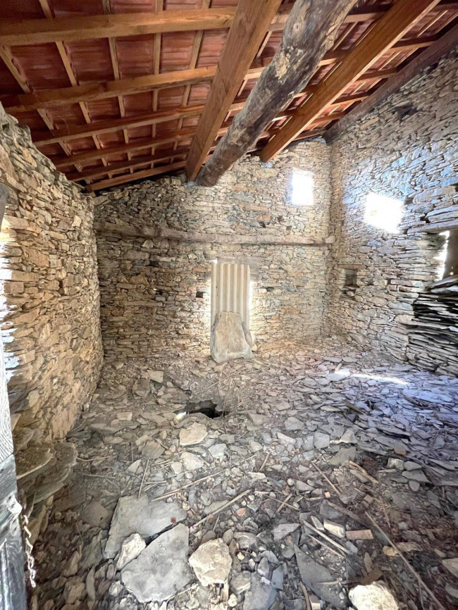 Rustico in vendita a Pieve di Teco