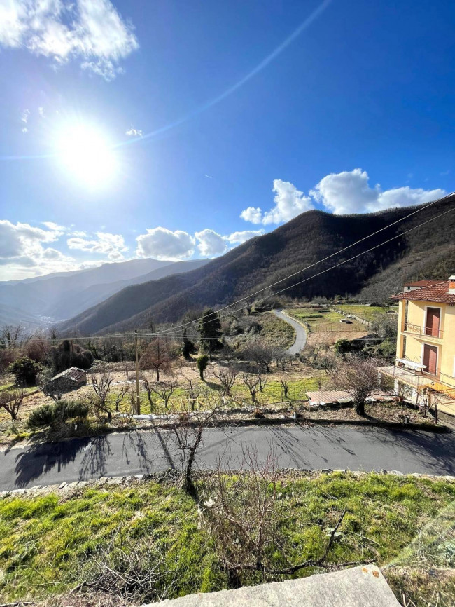 Rustico in vendita a Pieve di Teco