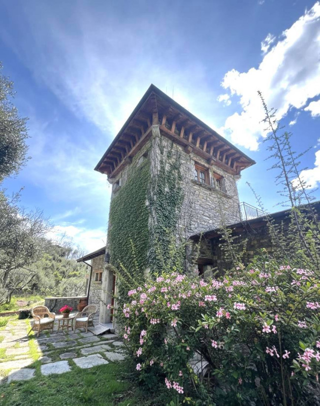 Villa in vendita a Pieve di Teco