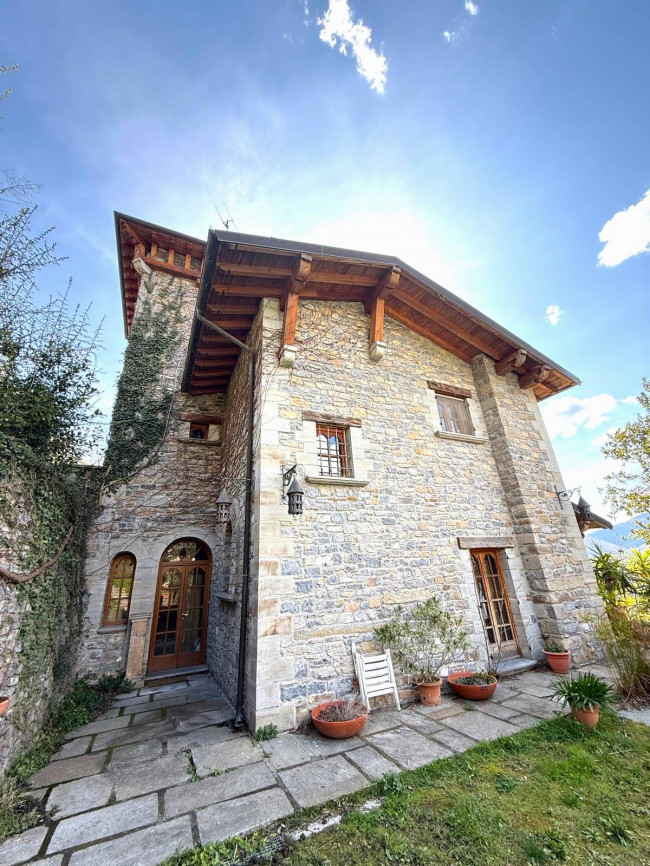 Villa in vendita a Pieve di Teco