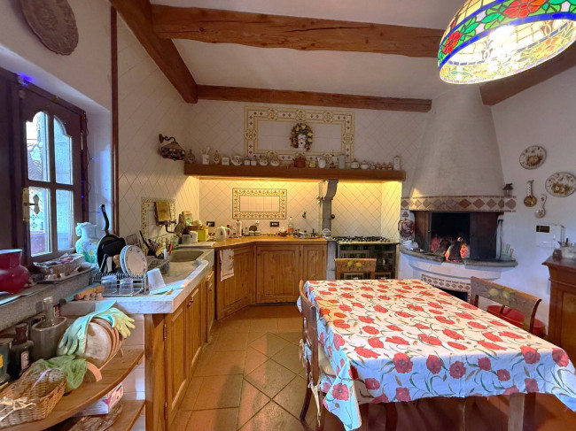 Villa in vendita a Pieve di Teco