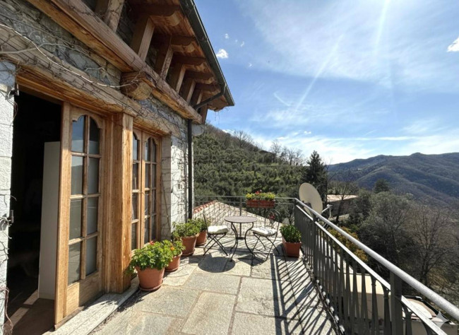 Villa in vendita a Pieve di Teco