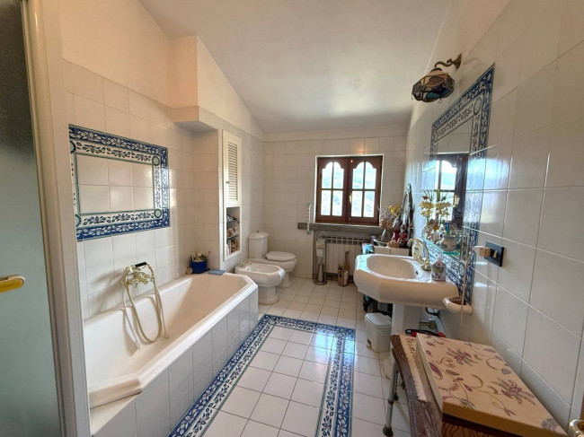 Villa in vendita a Pieve di Teco