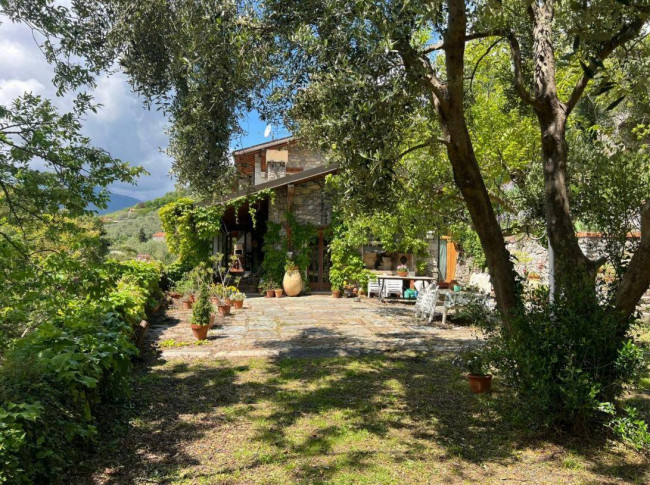 Villa in vendita a Pieve di Teco