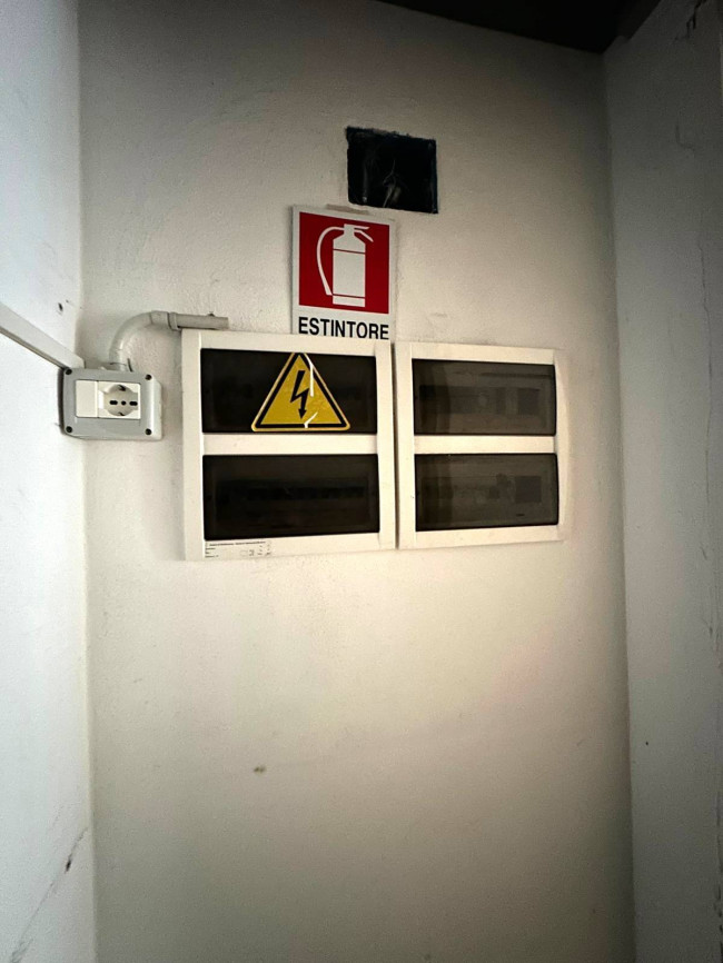 Locale commerciale in vendita a Albenga