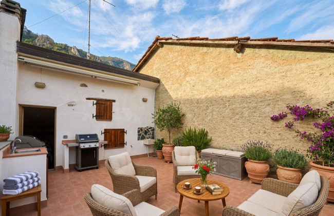 Rustico in vendita a Pieve di Teco