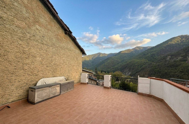 Rustico in vendita a Pieve di Teco