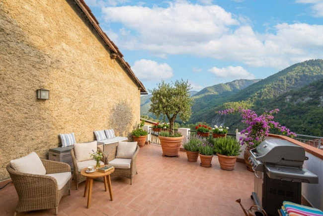 Rustico in vendita a Pieve di Teco