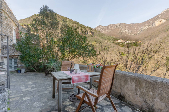  zu verkauf in Castelbianco