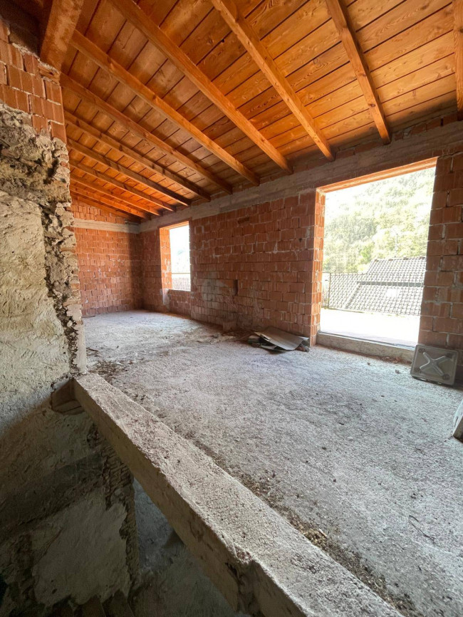 Rustico in vendita a Pieve di Teco