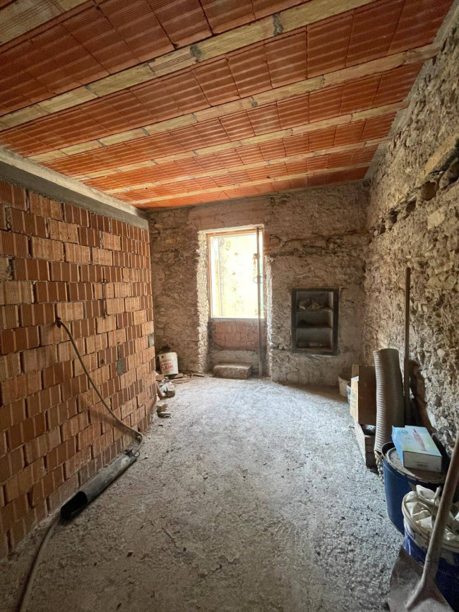 Rustico in vendita a Pieve di Teco