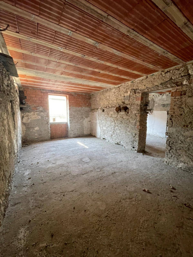 Rustico in vendita a Pieve di Teco