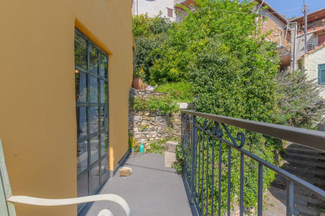 Rustico in vendita a Pieve di Teco