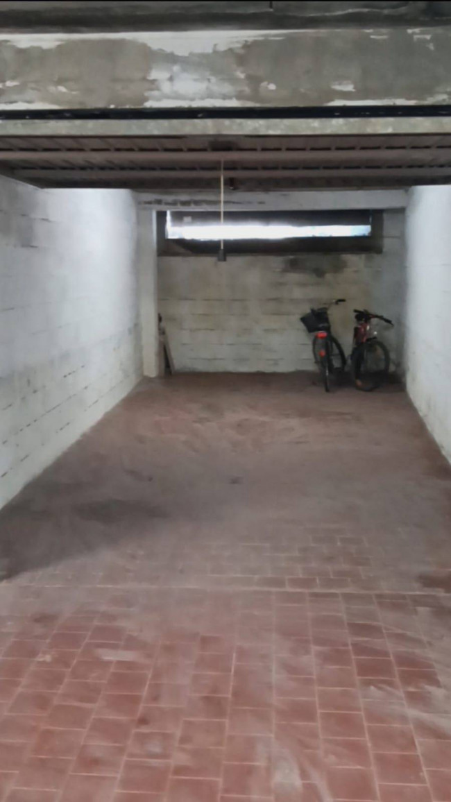 Box o garage in vendita a Albenga