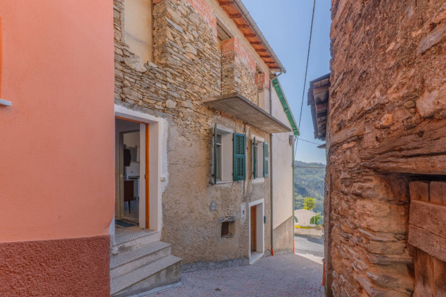 Casa singola in vendita a Aquila d'Arroscia