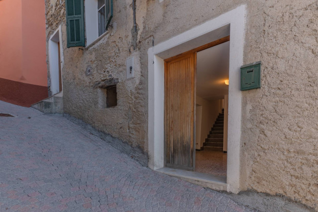 Casa singola in vendita a Aquila d'Arroscia