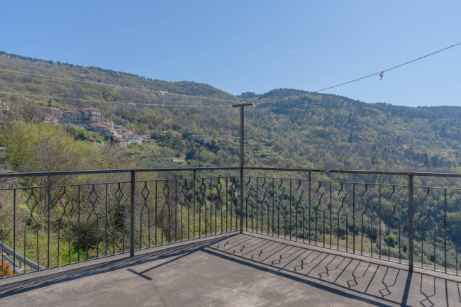 Casa singola in vendita a Aquila d'Arroscia