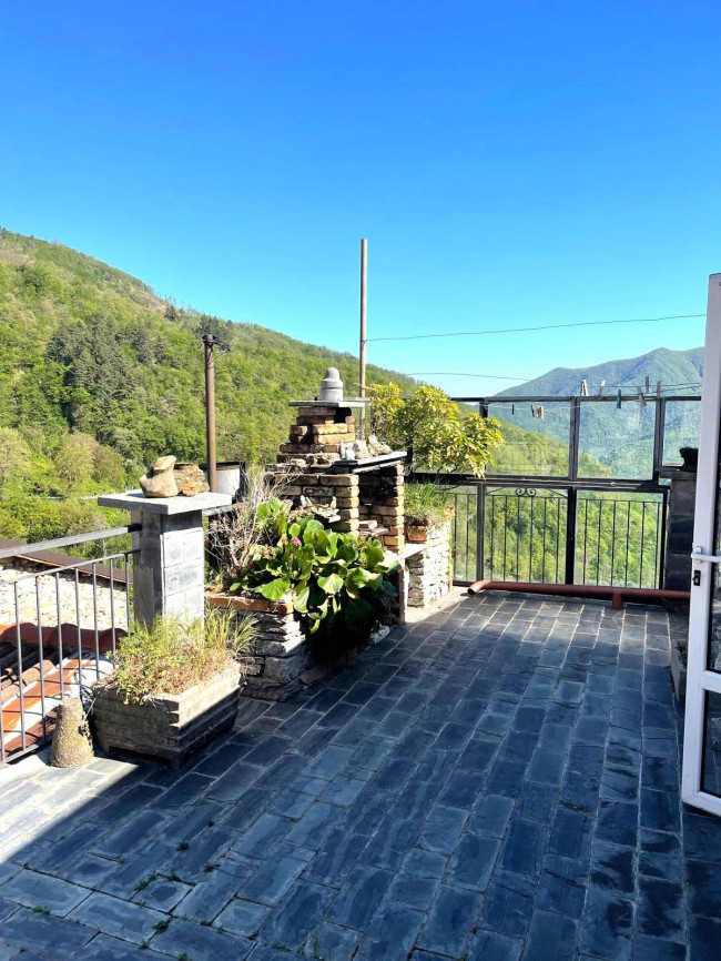 Casa singola in vendita a Pornassio