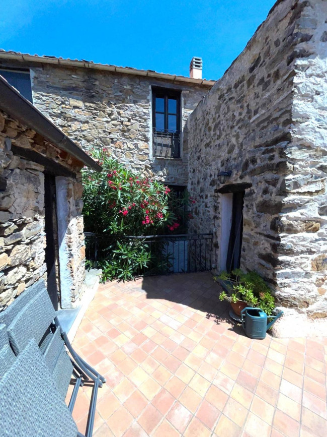 Rustico in vendita a Villanova d'Albenga