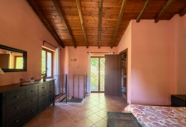  zu verkauf in Borghetto d'Arroscia
