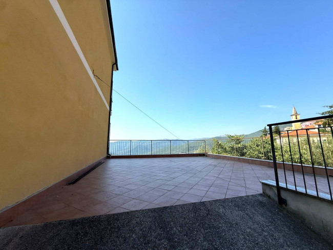 Magazzino in vendita a Cesio