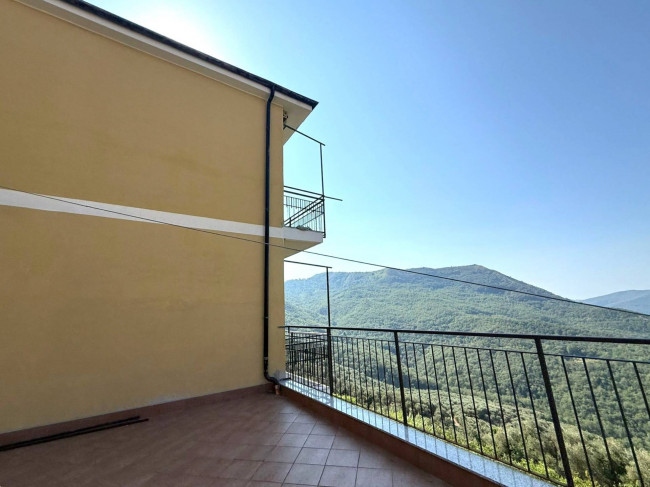 Magazzino in vendita a Cesio