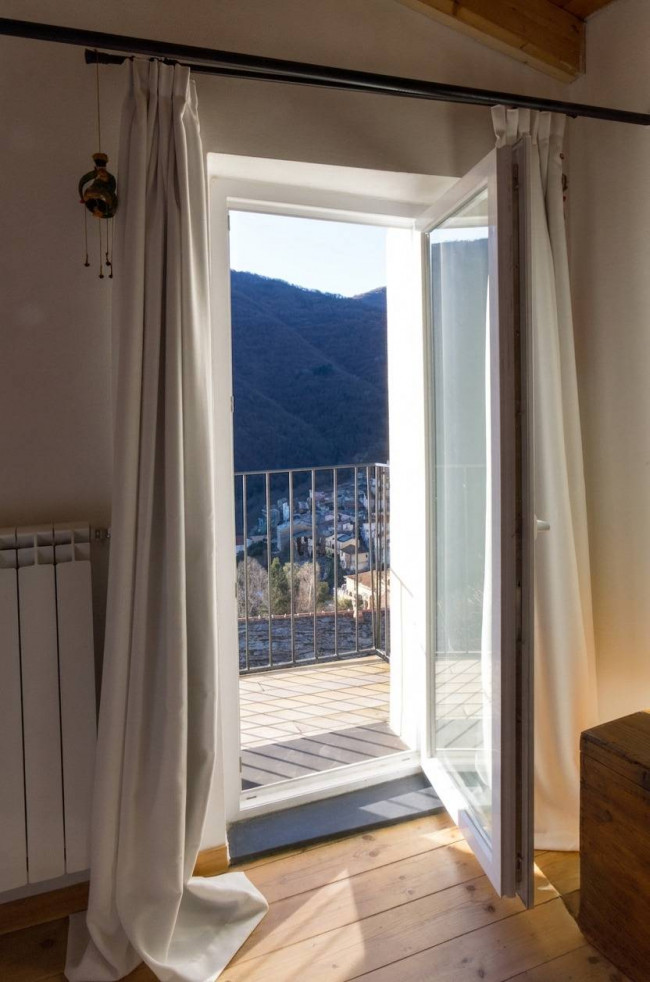 Rustico in vendita a Rezzo