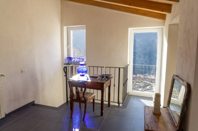 Rustico in vendita a Rezzo