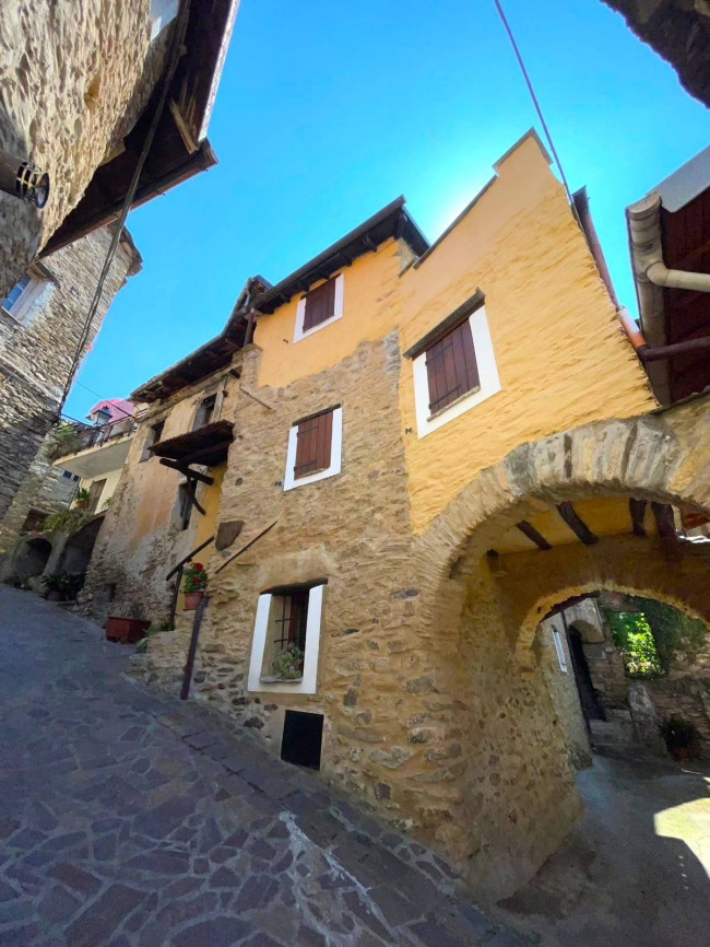 Rustico in vendita a Pornassio