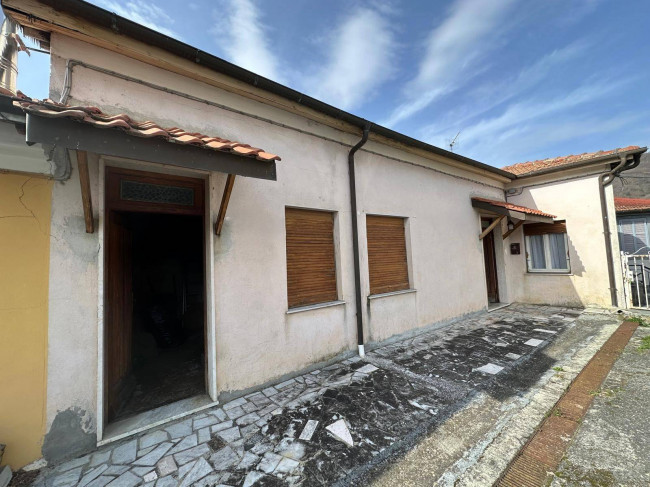 Rustico in vendita a Casanova Lerrone